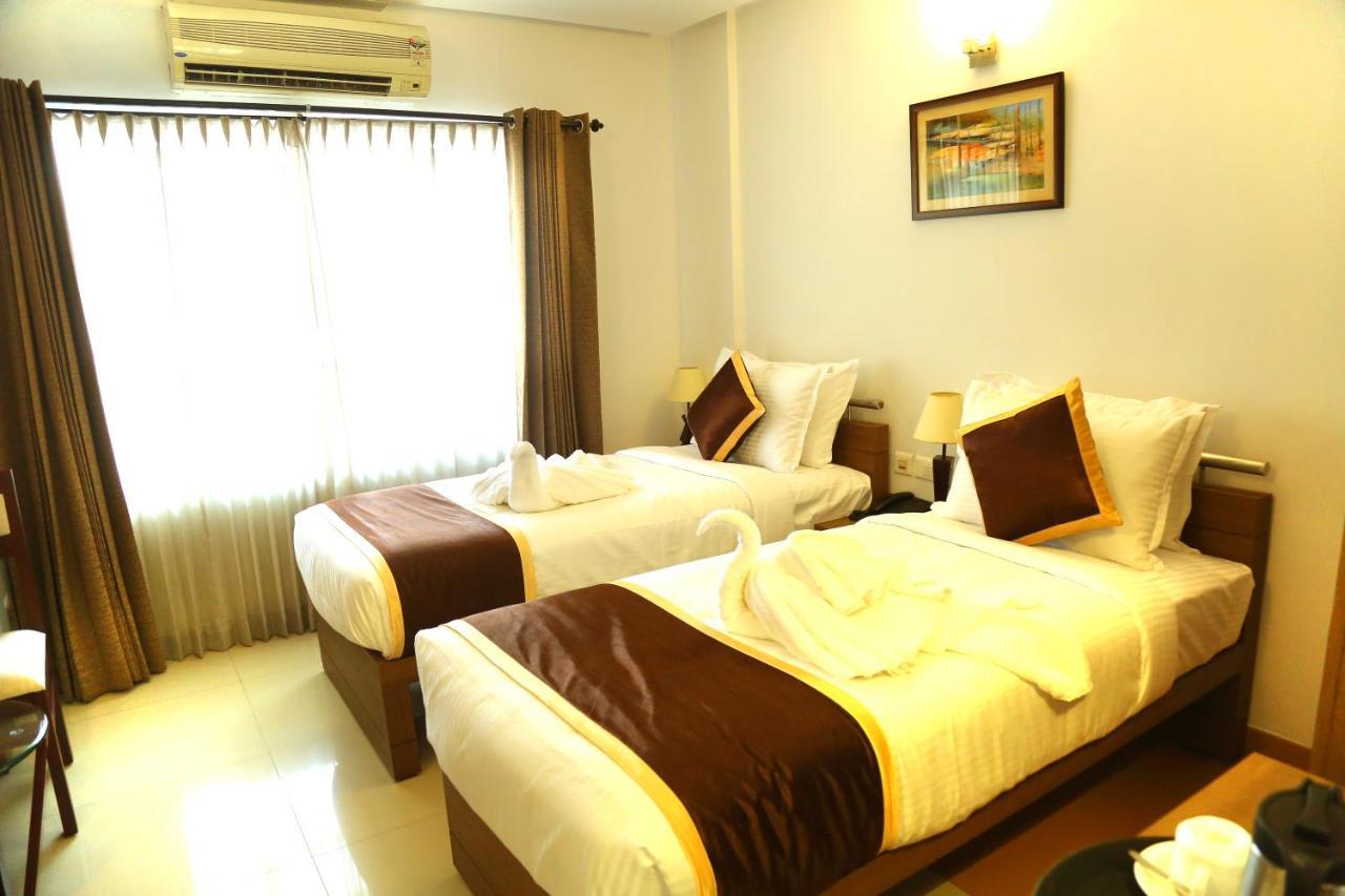 Hotel De Grand Kozhikode Extérieur photo