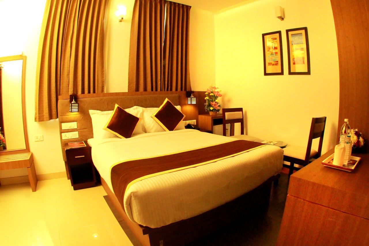 Hotel De Grand Kozhikode Extérieur photo