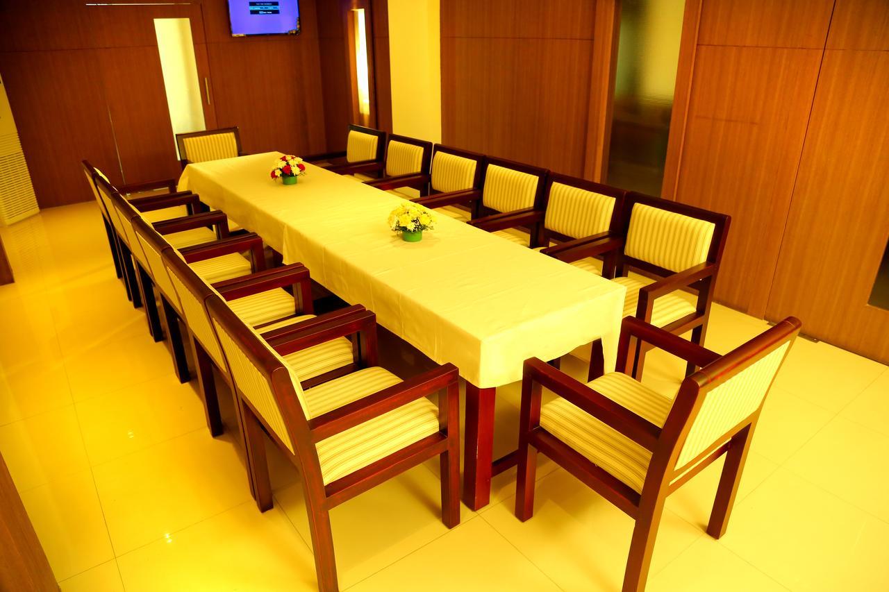 Hotel De Grand Kozhikode Extérieur photo